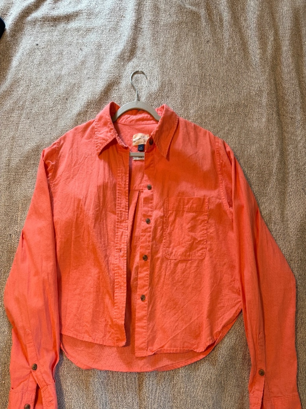 Universal Thread Coral Cropped Button-Down Shirt